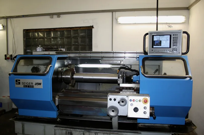 CNC-Drehmaschine im Maschinenpark der Antriebstechnik Schmidt